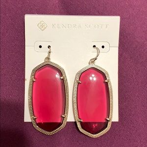 Kendra Scott necklace & earring set.